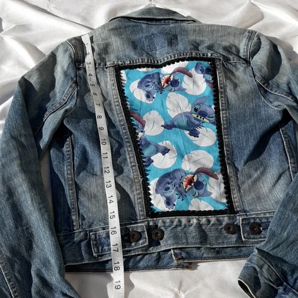 Levis Lilo Stitch Jean Jacket XS - Picture 4 of 17